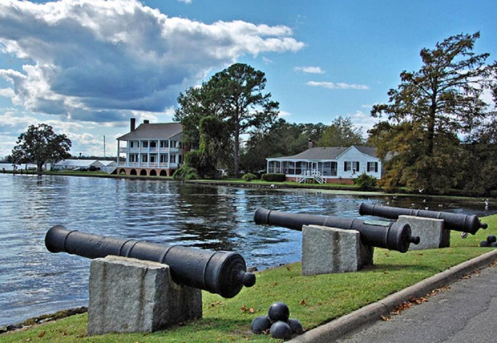 The Edenton Collection-Captain'S Quarters Inn Екстериор снимка