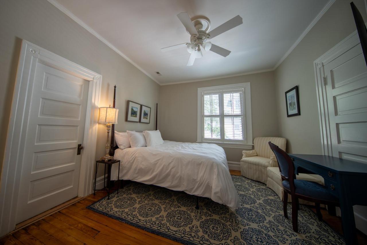 The Edenton Collection-Captain'S Quarters Inn Стая снимка