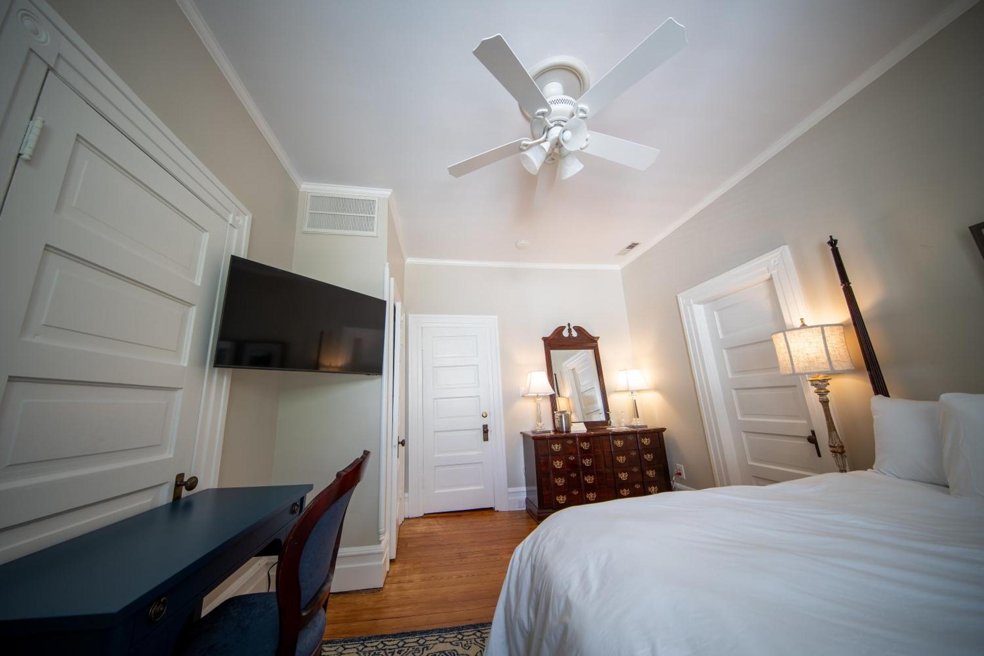 The Edenton Collection-Captain'S Quarters Inn Стая снимка