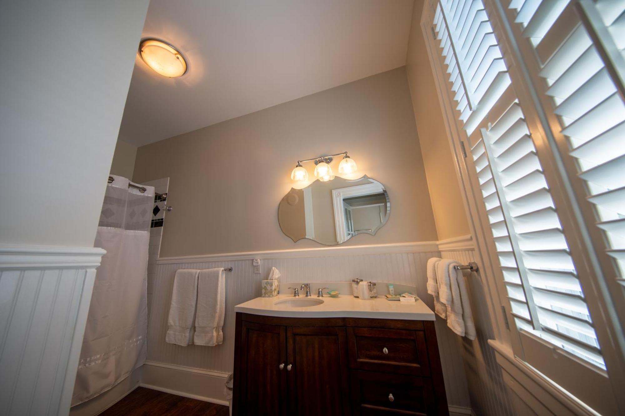 The Edenton Collection-Captain'S Quarters Inn Стая снимка